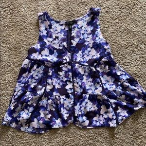 Jessica Simpson flowy tank